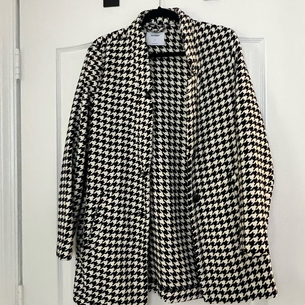 Old Navy Black and White Houndstooth Blazer. Winter pea coat.